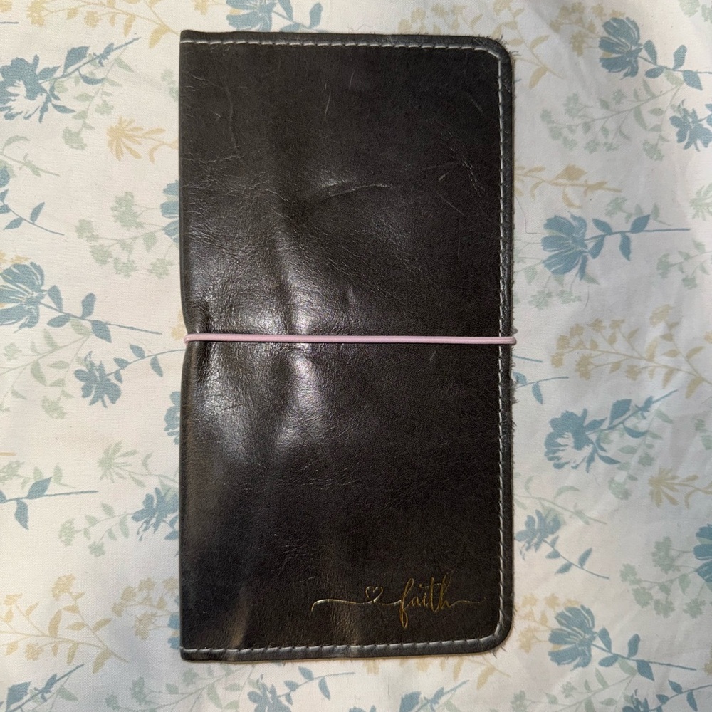 Discontinued Foxy Fix Hobonichi Weeks Cover. Dark grey Spice leather.
